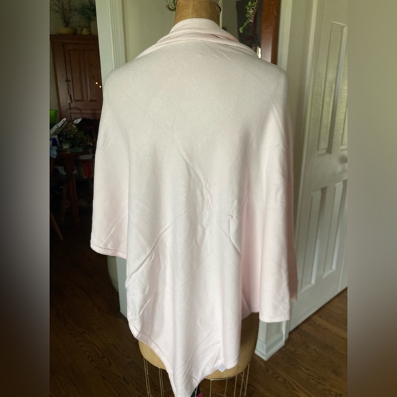 Embellished Poncho. Silver crystals with Stars. Baby Pink. NWT. One Size. - Picture 4 of 6